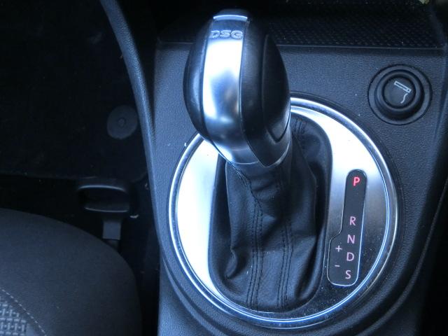 ザ・ビートル デザイン　クラリオンナビ　テレビ　ＤＶＤ　Ｂｌｕｅｔｏｏｔｈオーディオ　バックカメラ　純正ＡＷ　社外ＡＷスタッドレス積み込み　キーレス（23枚目）