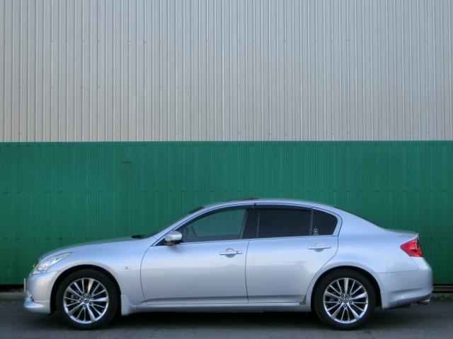 スカイライン 250GT サンルーフ 純正HDDナビ テレビ Bluetoothオーディオ バックカメラ HID パワーシート ハーフレザーシート 日産純正AW スマートキー(14枚目)