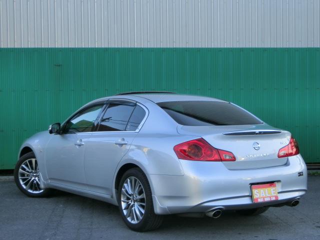 スカイライン 250GT サンルーフ 純正HDDナビ テレビ Bluetoothオーディオ バックカメラ HID パワーシート ハーフレザーシート 日産純正AW スマートキー(15枚目)