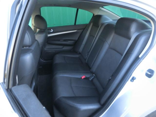 スカイライン 250GT サンルーフ 純正HDDナビ テレビ Bluetoothオーディオ バックカメラ HID パワーシート ハーフレザーシート 日産純正AW スマートキー(18枚目)