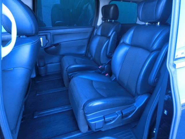 エルグランド ２５０ハイウェイスター　両側スライド片側電動スライドドア　純正ナビ　テレビ　ＤＶＤ　バックカメラ　Ｂｌｕｅｔｏｏｔｈオーディオ　フリップダウンモニター　スマートキー　純正ＡＷ（17枚目）