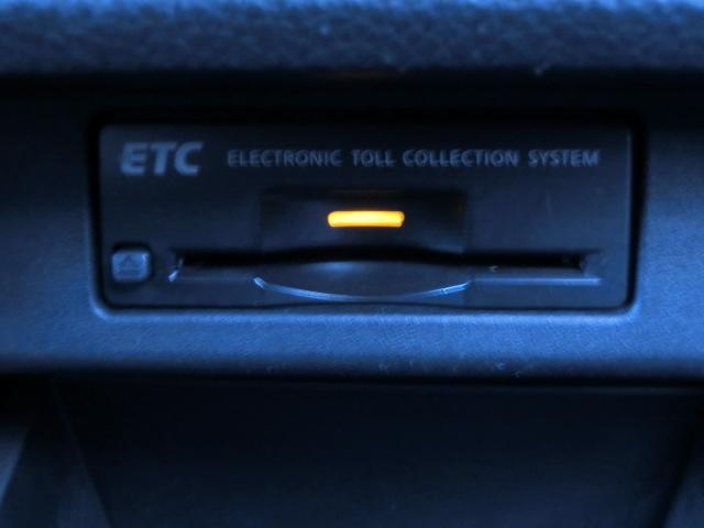 エルグランド ２５０ハイウェイスター　両側スライド片側電動スライドドア　純正ナビ　テレビ　ＤＶＤ　バックカメラ　Ｂｌｕｅｔｏｏｔｈオーディオ　フリップダウンモニター　スマートキー　純正ＡＷ（27枚目）