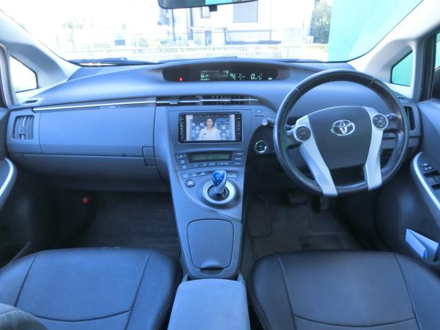 プリウス Ｇ　純正ＨＤＤナビ　テレビ　ＤＶＤ　Ｂｌｕｅｔｏｏｔｈオーディオ　バックカメラ　スマートキー　レベライザー　シートカバー　ＥＴＣ　クルーズコントロール（4枚目）