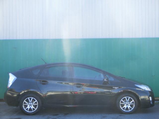 プリウス Ｇ　純正ＨＤＤナビ　テレビ　ＤＶＤ　Ｂｌｕｅｔｏｏｔｈオーディオ　バックカメラ　スマートキー　レベライザー　シートカバー　ＥＴＣ　クルーズコントロール（13枚目）