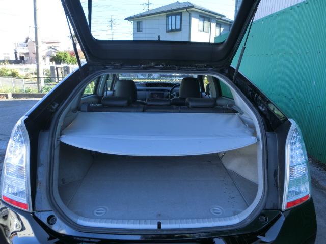 プリウス Ｇ　純正ＨＤＤナビ　テレビ　ＤＶＤ　Ｂｌｕｅｔｏｏｔｈオーディオ　バックカメラ　スマートキー　レベライザー　シートカバー　ＥＴＣ　クルーズコントロール（19枚目）