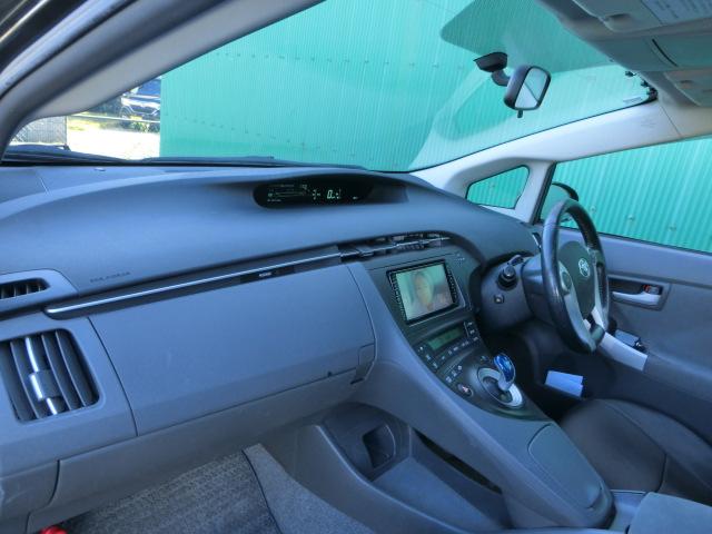 プリウス Ｇ　純正ＨＤＤナビ　テレビ　ＤＶＤ　Ｂｌｕｅｔｏｏｔｈオーディオ　バックカメラ　スマートキー　レベライザー　シートカバー　ＥＴＣ　クルーズコントロール（21枚目）