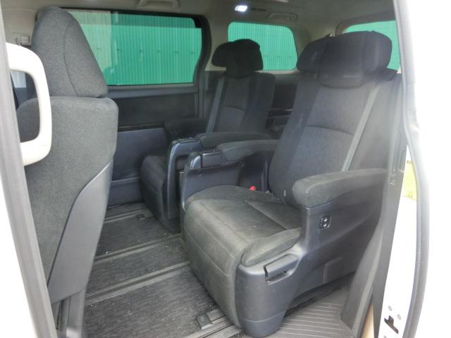 ヴェルファイア ２．４Ｚ　Ｇエディション　後期　対策済みエンジン　カロッツェリアナビ　テレビ　ＤＶＤ　バックカメラ　フリップダウンモニター　両側電動スライドドア　パワーバックドア　エグゼクティブシート　オットマン（17枚目）