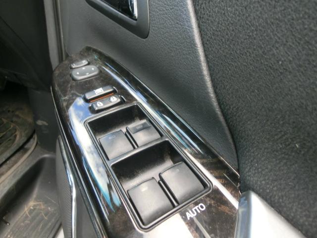 ヴェルファイア ２．４Ｚ　Ｇエディション　後期　対策済みエンジン　カロッツェリアナビ　テレビ　ＤＶＤ　バックカメラ　フリップダウンモニター　両側電動スライドドア　パワーバックドア　エグゼクティブシート　オットマン（27枚目）