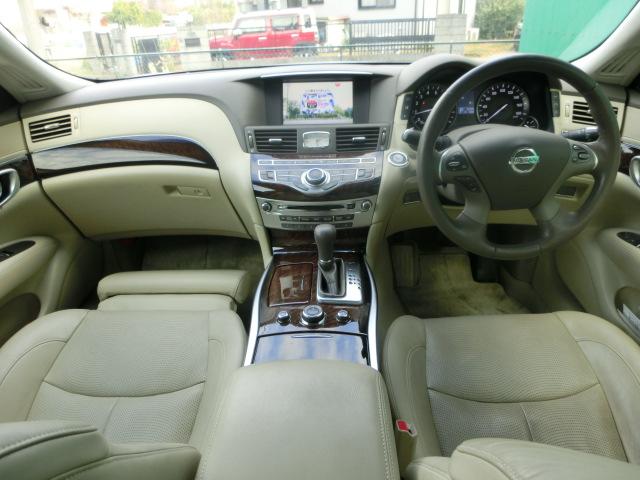 フーガ 250GT タイプP 革 シートエアコン 全席パワーシート オットマン スマートキー 純正マルチ テレビ DVD Bluetoothオーディオ バックカメラ サイドカメラ ETC 社外19インチAW(4枚目)