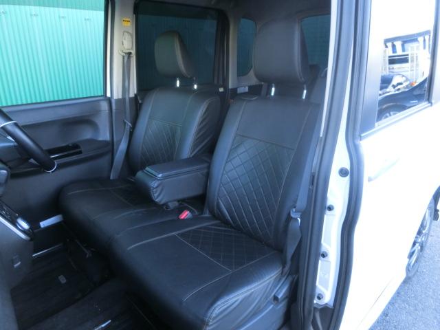 タント カスタムRS スマートセレクションSA 両側電動スライドドア 純正ナビ テレビ DVD USBポート 衝突軽減システム スマートキー 車種専用シートカバー 社外AWスタッドレス 純正AW夏タイヤ付き車内(17枚目)