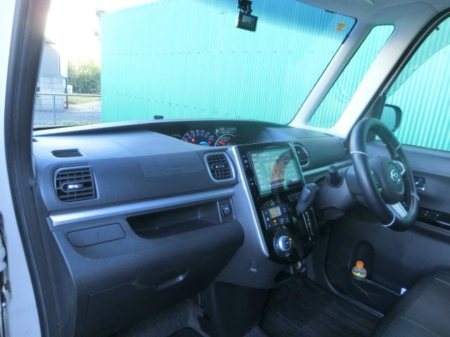 タント カスタムRS スマートセレクションSA 両側電動スライドドア 純正ナビ テレビ DVD USBポート 衝突軽減システム スマートキー 車種専用シートカバー 社外AWスタッドレス 純正AW夏タイヤ付き車内(21枚目)