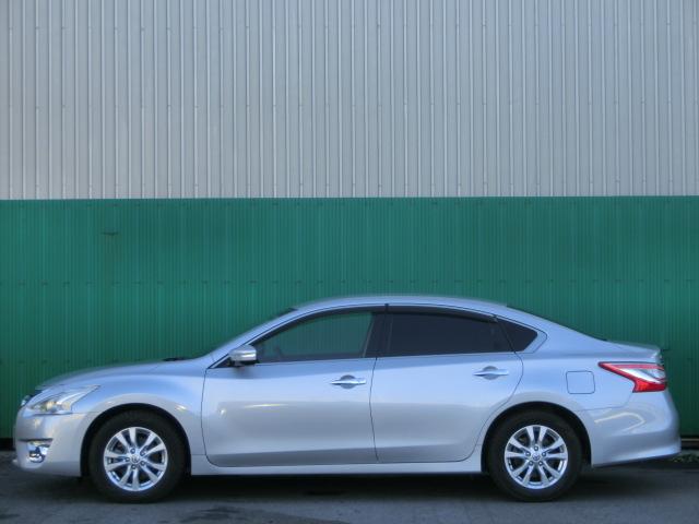 ティアナ ＸＬ　純正ナビ　テレビ　ＤＶＤ　Ｂｌｕｅｔｏｏｔｈオーディオ　バックカメラ　アラウンドビューモニター　スマートキー　パワーシート　オットマン　純正ＡＷ　ＨＩＤ（14枚目）