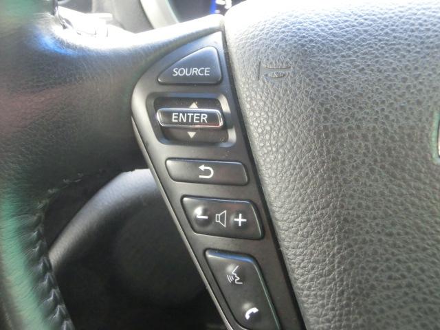 ���X�e�A�����O�X�C�b�`����������炷���ƂȂ��I�[�f�B�I���삪�\�ł��I��