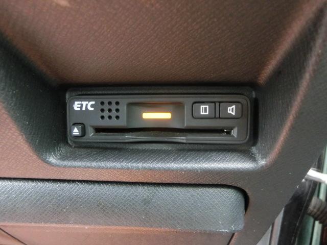 ステップワゴンスパーダ パワーエディション　後期　両側電動スライドドア　純正ナビ　テレビ　ＤＶＤ　Ｂｌｕｅｔｏｏｔｈオーディオ　バックカメラ　ＨＩＤ　ＥＴＣ　無限エアロ　無限リアスポイラー　キーレス（12枚目）