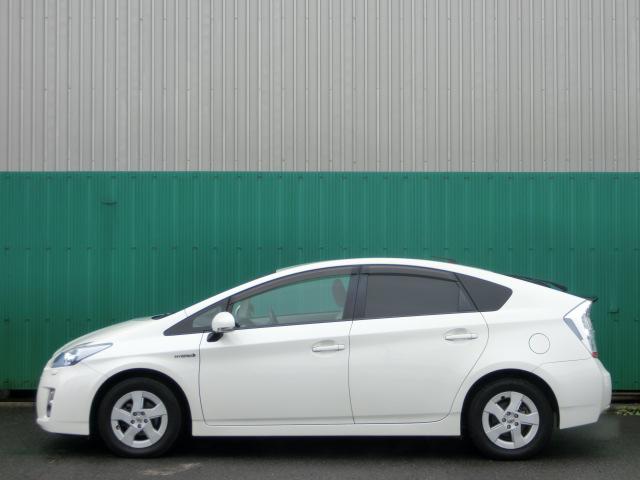 プリウス Ｓ　ＬＥＤエディション　純正ＨＤＤナビ　バックカメラ　ＬＥＤヘッドランプ　ＥＴＣ　スマートキー　ドライブレコーダー　プッシュスタート　純正ＡＷ　プライバシーガラス　ＩＳＯＦＩＸ対応シート（14枚目）