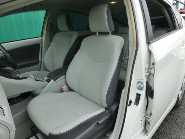 プリウス Ｓ　ＬＥＤエディション　純正ＨＤＤナビ　バックカメラ　ＬＥＤヘッドランプ　ＥＴＣ　スマートキー　ドライブレコーダー　プッシュスタート　純正ＡＷ　プライバシーガラス　ＩＳＯＦＩＸ対応シート（17枚目）