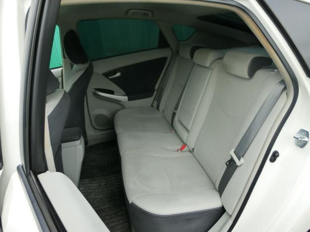 プリウス Ｓ　ＬＥＤエディション　純正ＨＤＤナビ　バックカメラ　ＬＥＤヘッドランプ　ＥＴＣ　スマートキー　ドライブレコーダー　プッシュスタート　純正ＡＷ　プライバシーガラス　ＩＳＯＦＩＸ対応シート（18枚目）