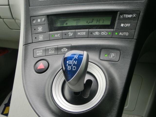 プリウス Ｓ　ＬＥＤエディション　純正ＨＤＤナビ　バックカメラ　ＬＥＤヘッドランプ　ＥＴＣ　スマートキー　ドライブレコーダー　プッシュスタート　純正ＡＷ　プライバシーガラス　ＩＳＯＦＩＸ対応シート（25枚目）