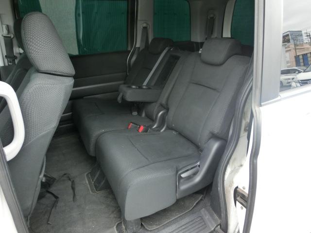 ステップワゴンスパーダ パワーエディション　後期　両側電動スライドドア　純正ナビ　テレビ　ＤＶＤ　フリップダウンモニター　キーレス　ＨＩＤ　フォグランプ　プライバシーガラス　ドアバイザー　純正ＡＷ（17枚目）