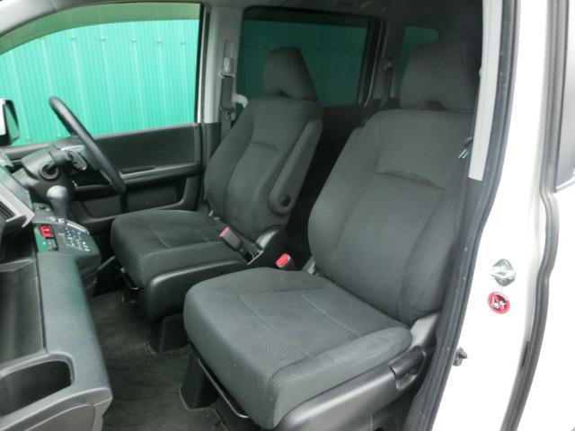 ステップワゴンスパーダ パワーエディション　後期　両側電動スライドドア　純正ナビ　テレビ　ＤＶＤ　フリップダウンモニター　キーレス　ＨＩＤ　フォグランプ　プライバシーガラス　ドアバイザー　純正ＡＷ（25枚目）