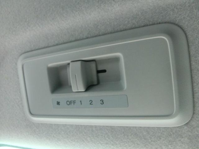 ステップワゴンスパーダ パワーエディション　後期　両側電動スライドドア　純正ナビ　テレビ　ＤＶＤ　フリップダウンモニター　キーレス　ＨＩＤ　フォグランプ　プライバシーガラス　ドアバイザー　純正ＡＷ（29枚目）