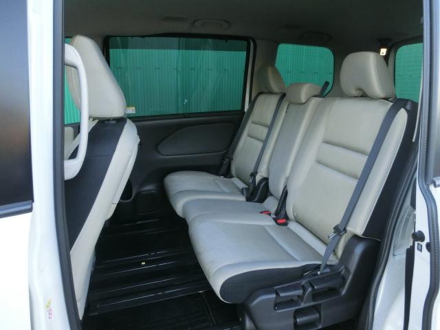 セレナ ハイウェイスター　ワンオーナー　ルーフブラック　両側スライド片側電動スライドドア　ストラーダナビ　テレビ　Ｂｌｕｅｔｏｏｔｈオーディオ　Ｂｌｕ－ｒａｙ　バックカメラ　サンシェード　ＥＴＣ　ＬＥＤヘッドライト（17枚目）