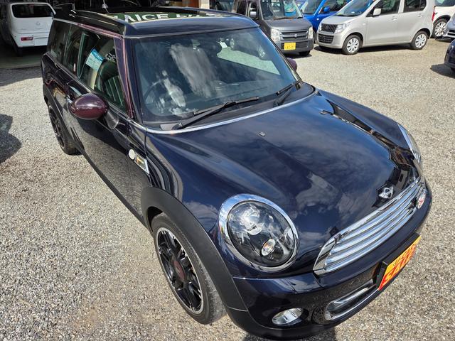 ＭＩＮＩ クーパー　クラブマン　ハンプトン　特別仕様車　黒革シート　クルーズコントロール　前列シートヒーター　ステアリングスイッチ　キーレス　ＨＩＤ　前後フォグランプ　ＥＴＣ　純正１７ＡＷ　ドアバイザー　ＣＤ　ラジオ（4枚目）