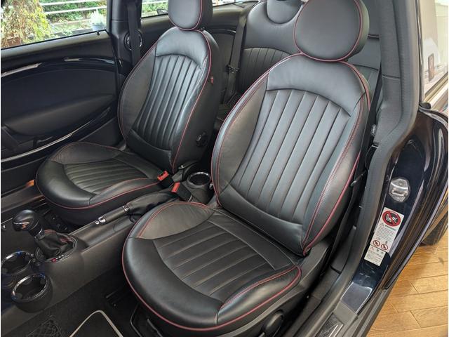 ＭＩＮＩ クーパー　クラブマン　ハンプトン　特別仕様車　黒革シート　クルーズコントロール　前列シートヒーター　ステアリングスイッチ　キーレス　ＨＩＤ　前後フォグランプ　ＥＴＣ　純正１７ＡＷ　ドアバイザー　ＣＤ　ラジオ（11枚目）