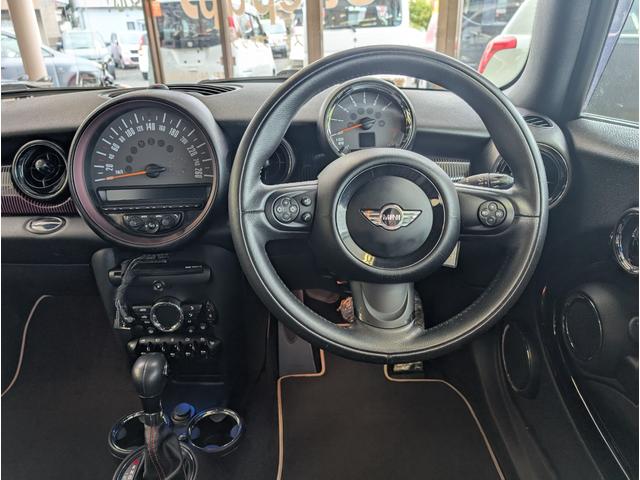 ＭＩＮＩ クーパー　クラブマン　ハンプトン　特別仕様車　黒革シート　クルーズコントロール　前列シートヒーター　ステアリングスイッチ　キーレス　ＨＩＤ　前後フォグランプ　ＥＴＣ　純正１７ＡＷ　ドアバイザー　ＣＤ　ラジオ（15枚目）