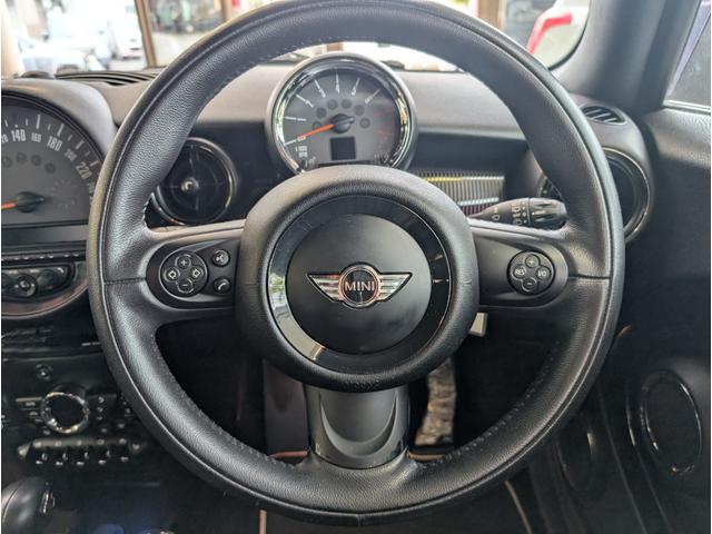 ＭＩＮＩ クーパー　クラブマン　ハンプトン　特別仕様車　黒革シート　クルーズコントロール　前列シートヒーター　ステアリングスイッチ　キーレス　ＨＩＤ　前後フォグランプ　ＥＴＣ　純正１７ＡＷ　ドアバイザー　ＣＤ　ラジオ（18枚目）