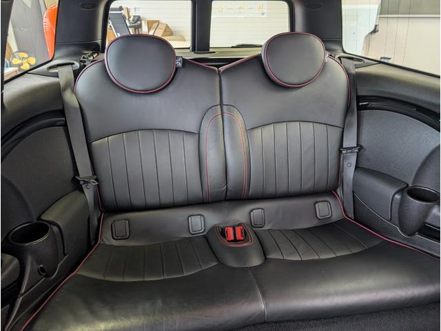 ＭＩＮＩ クーパー　クラブマン　ハンプトン　特別仕様車　黒革シート　クルーズコントロール　前列シートヒーター　ステアリングスイッチ　キーレス　ＨＩＤ　前後フォグランプ　ＥＴＣ　純正１７ＡＷ　ドアバイザー　ＣＤ　ラジオ（19枚目）