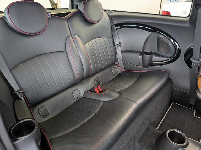ＭＩＮＩ クーパー　クラブマン　ハンプトン　特別仕様車　黒革シート　クルーズコントロール　前列シートヒーター　ステアリングスイッチ　キーレス　ＨＩＤ　前後フォグランプ　ＥＴＣ　純正１７ＡＷ　ドアバイザー　ＣＤ　ラジオ（20枚目）