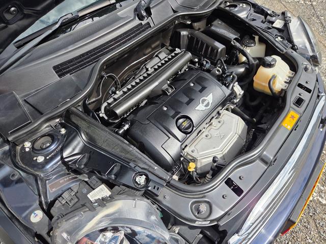 ＭＩＮＩ クーパー　クラブマン　ハンプトン　特別仕様車　黒革シート　クルーズコントロール　前列シートヒーター　ステアリングスイッチ　キーレス　ＨＩＤ　前後フォグランプ　ＥＴＣ　純正１７ＡＷ　ドアバイザー　ＣＤ　ラジオ（42枚目）