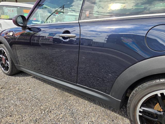 ＭＩＮＩ クーパー　クラブマン　ハンプトン　特別仕様車　黒革シート　クルーズコントロール　前列シートヒーター　ステアリングスイッチ　キーレス　ＨＩＤ　前後フォグランプ　ＥＴＣ　純正１７ＡＷ　ドアバイザー　ＣＤ　ラジオ（53枚目）