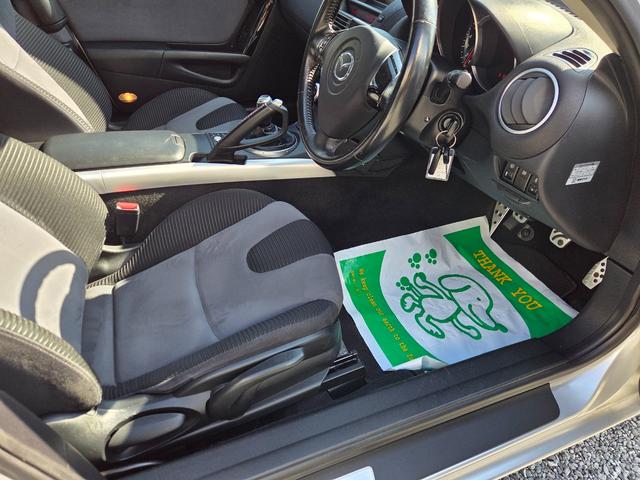 RX-8 タイプS 車検・整備付き 6MT 新品タイヤ付き 純正DVDナビ 純正18AW BOSEサウンドシステム 社外2本出しマフラーRmagic HID Fフォグ キーレス ETC CD再生 ステアリングスイッチ(10枚目)