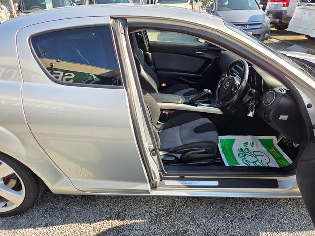 RX-8 タイプS 車検・整備付き 6MT 新品タイヤ付き 純正DVDナビ 純正18AW BOSEサウンドシステム 社外2本出しマフラーRmagic HID Fフォグ キーレス ETC CD再生 ステアリングスイッチ(21枚目)