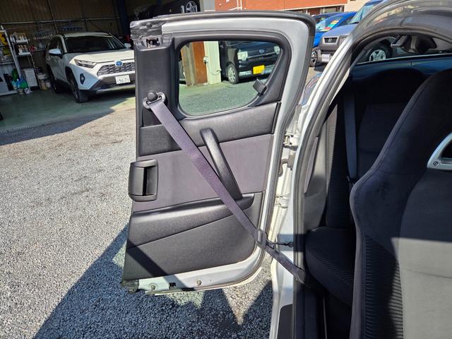 RX-8 タイプS 車検・整備付き 6MT 新品タイヤ付き 純正DVDナビ 純正18AW BOSEサウンドシステム 社外2本出しマフラーRmagic HID Fフォグ キーレス ETC CD再生 ステアリングスイッチ(24枚目)