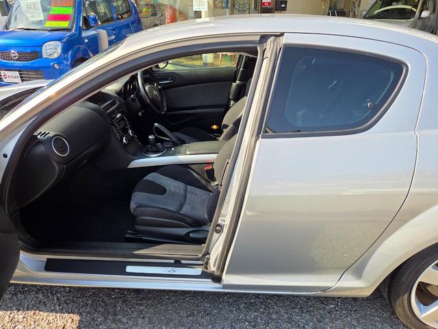 RX-8 タイプS 車検・整備付き 6MT 新品タイヤ付き 純正DVDナビ 純正18AW BOSEサウンドシステム 社外2本出しマフラーRmagic HID Fフォグ キーレス ETC CD再生 ステアリングスイッチ(28枚目)