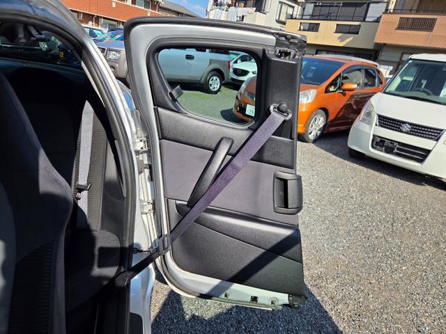 RX-8 タイプS 車検・整備付き 6MT 新品タイヤ付き 純正DVDナビ 純正18AW BOSEサウンドシステム 社外2本出しマフラーRmagic HID Fフォグ キーレス ETC CD再生 ステアリングスイッチ(31枚目)