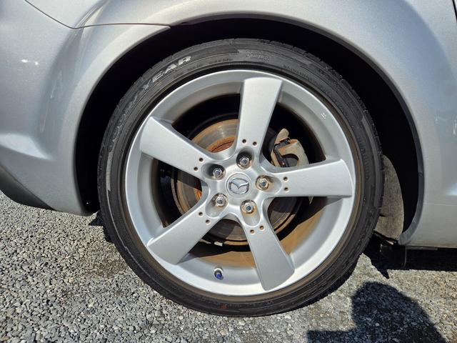 RX-8 タイプS 車検・整備付き 6MT 新品タイヤ付き 純正DVDナビ 純正18AW BOSEサウンドシステム 社外2本出しマフラーRmagic HID Fフォグ キーレス ETC CD再生 ステアリングスイッチ(41枚目)