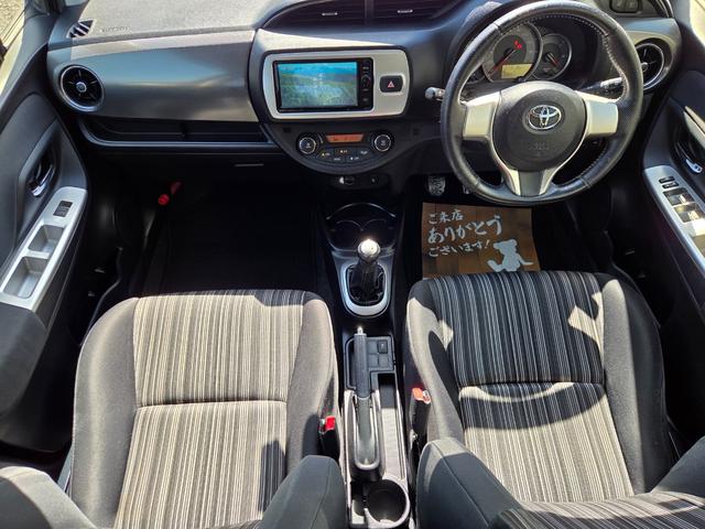 ヴィッツ ＲＳ　５速マニュアル　純正ＳＤナビ　車高調　Ｂカメラ　フルセグ　ＤＶＤ　Ｂｌｕｅｔｏｏｔｈ　キーレス　ＥＴＣ　Ｆフォグ　ドラレコ　Ｒスポ　純正１６ＡＷ　ＬＤＡ　ＰＣＳ　オートハイビーム　トノカバー　記録簿（6枚目）