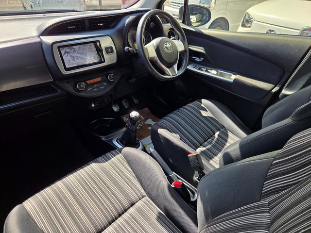 ヴィッツ ＲＳ　５速マニュアル　純正ＳＤナビ　車高調　Ｂカメラ　フルセグ　ＤＶＤ　Ｂｌｕｅｔｏｏｔｈ　キーレス　ＥＴＣ　Ｆフォグ　ドラレコ　Ｒスポ　純正１６ＡＷ　ＬＤＡ　ＰＣＳ　オートハイビーム　トノカバー　記録簿（13枚目）