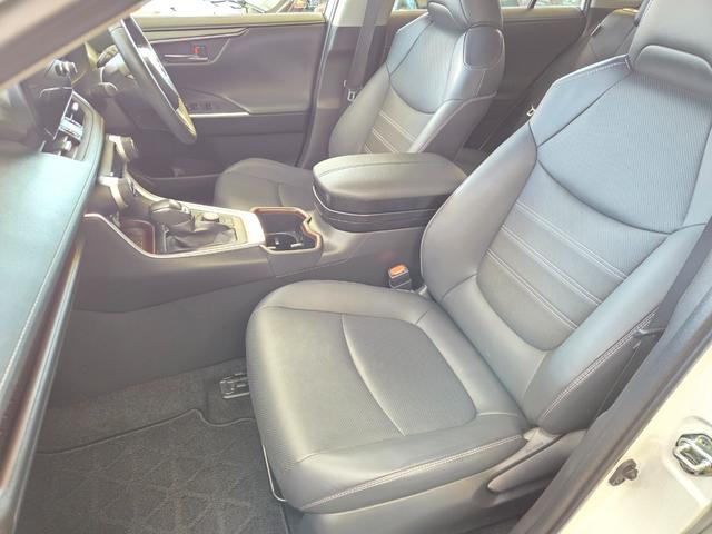 ＲＡＶ４ ハイブリッドＧ　新車保証継承　１オーナー　純正メモリナビ　前後４方センサー　全方位カメラ　レーダークルーズ　フルセグ　Ｂｌｕｅｔｏｏｔｈ　電動バックドア　黒レザーシート　前後ドラレコ　ＡＣ１００Ｖ　純正１８ＡＷ（10枚目）