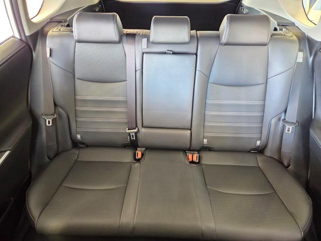 ＲＡＶ４ ハイブリッドＧ　新車保証継承　１オーナー　純正メモリナビ　前後４方センサー　全方位カメラ　レーダークルーズ　フルセグ　Ｂｌｕｅｔｏｏｔｈ　電動バックドア　黒レザーシート　前後ドラレコ　ＡＣ１００Ｖ　純正１８ＡＷ（21枚目）