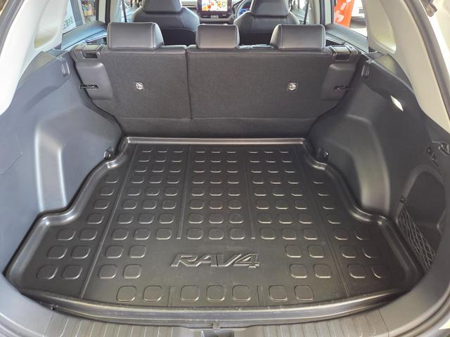 ＲＡＶ４ ハイブリッドＧ　新車保証継承　１オーナー　純正メモリナビ　前後４方センサー　全方位カメラ　レーダークルーズ　フルセグ　Ｂｌｕｅｔｏｏｔｈ　電動バックドア　黒レザーシート　前後ドラレコ　ＡＣ１００Ｖ　純正１８ＡＷ（26枚目）