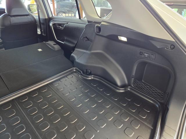 ＲＡＶ４ ハイブリッドＧ　新車保証継承　１オーナー　純正メモリナビ　前後４方センサー　全方位カメラ　レーダークルーズ　フルセグ　Ｂｌｕｅｔｏｏｔｈ　電動バックドア　黒レザーシート　前後ドラレコ　ＡＣ１００Ｖ　純正１８ＡＷ（29枚目）