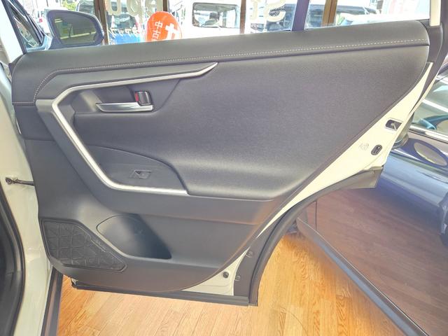 ＲＡＶ４ ハイブリッドＧ　新車保証継承　１オーナー　純正メモリナビ　前後４方センサー　全方位カメラ　レーダークルーズ　フルセグ　Ｂｌｕｅｔｏｏｔｈ　電動バックドア　黒レザーシート　前後ドラレコ　ＡＣ１００Ｖ　純正１８ＡＷ（33枚目）