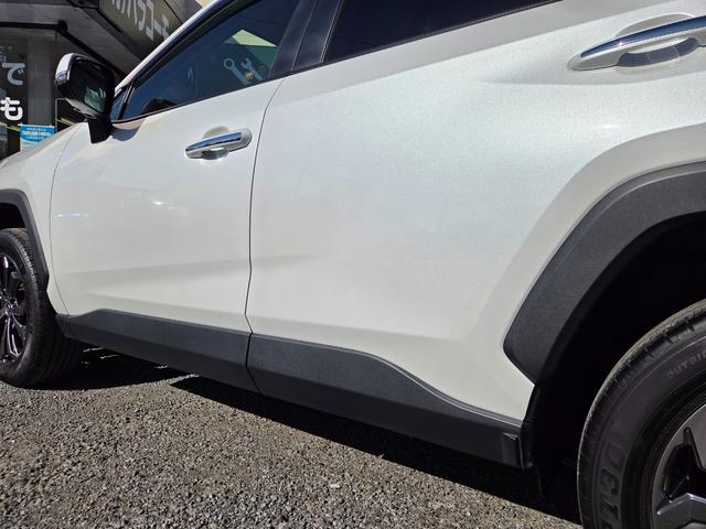 ＲＡＶ４ ハイブリッドＧ　新車保証継承　１オーナー　純正メモリナビ　前後４方センサー　全方位カメラ　レーダークルーズ　フルセグ　Ｂｌｕｅｔｏｏｔｈ　電動バックドア　黒レザーシート　前後ドラレコ　ＡＣ１００Ｖ　純正１８ＡＷ（53枚目）