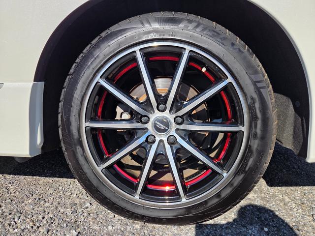 ★☆★社外１８インチのアルミホイールになります！見た目も良く、燃費向上、ハンドリング向上にも繋がるので、メリットがいっぱいですよ★☆★