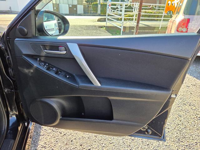 アクセラスポーツ ２０Ｓ－スカイアクティブ　２年保証付き　１オーナー　純正メモリナビ　スマートキー　パドルシフト　ＨＩＤ　Ｆフォグ　Ｂカメラ　フルセグ　Ｂｌｕｅｔｏｏｔｈ　ＤＶＤ・ＣＤ　ＥＴＣ　ドラレコ　プッシュスタート　社外１６ＡＷ　記録簿（29枚目）